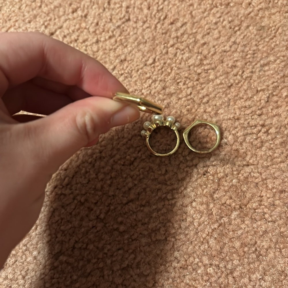 3 gold stackable rings - Picture 3 of 6